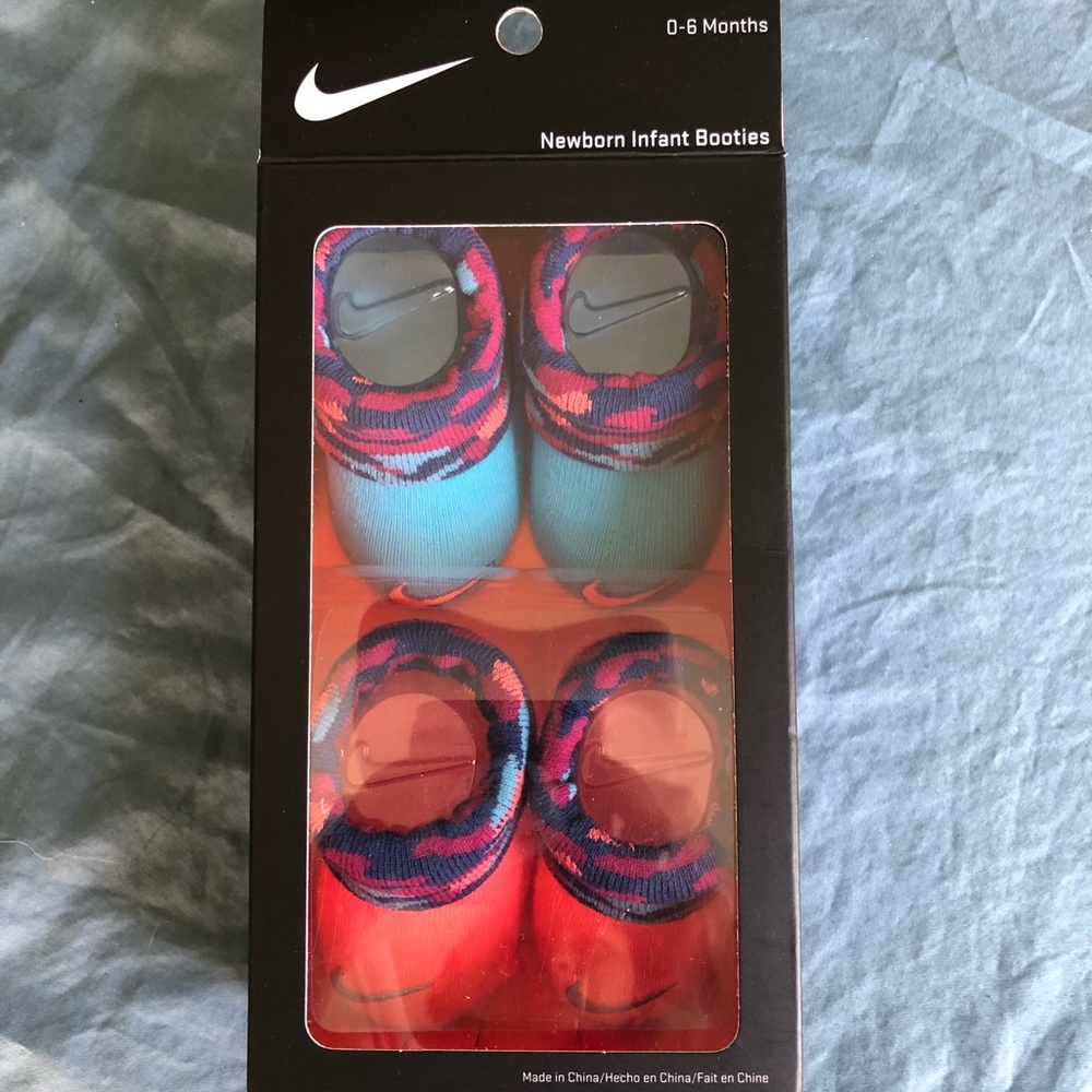 Nike Newborn Infant Booties | sz 0-6 Months